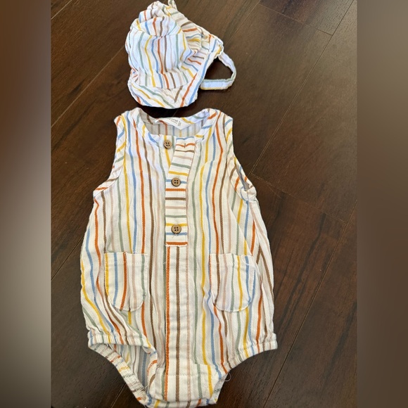 Mayoral Striped onesie and Hat Set Size 1-2 months - Picture 1 of 5